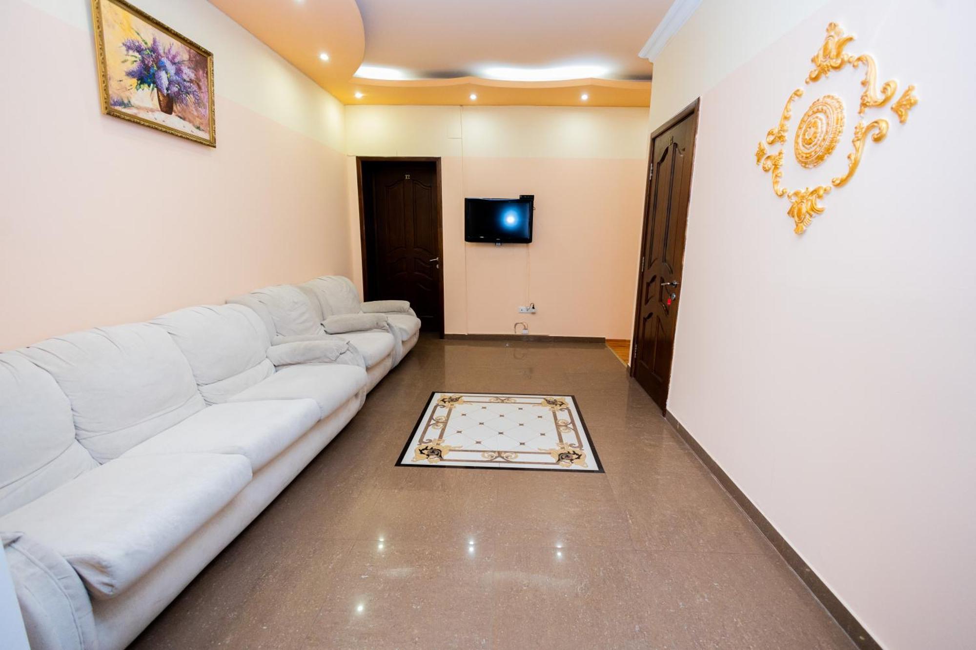 יירבאן Yan Hotel מראה חיצוני תמונה
