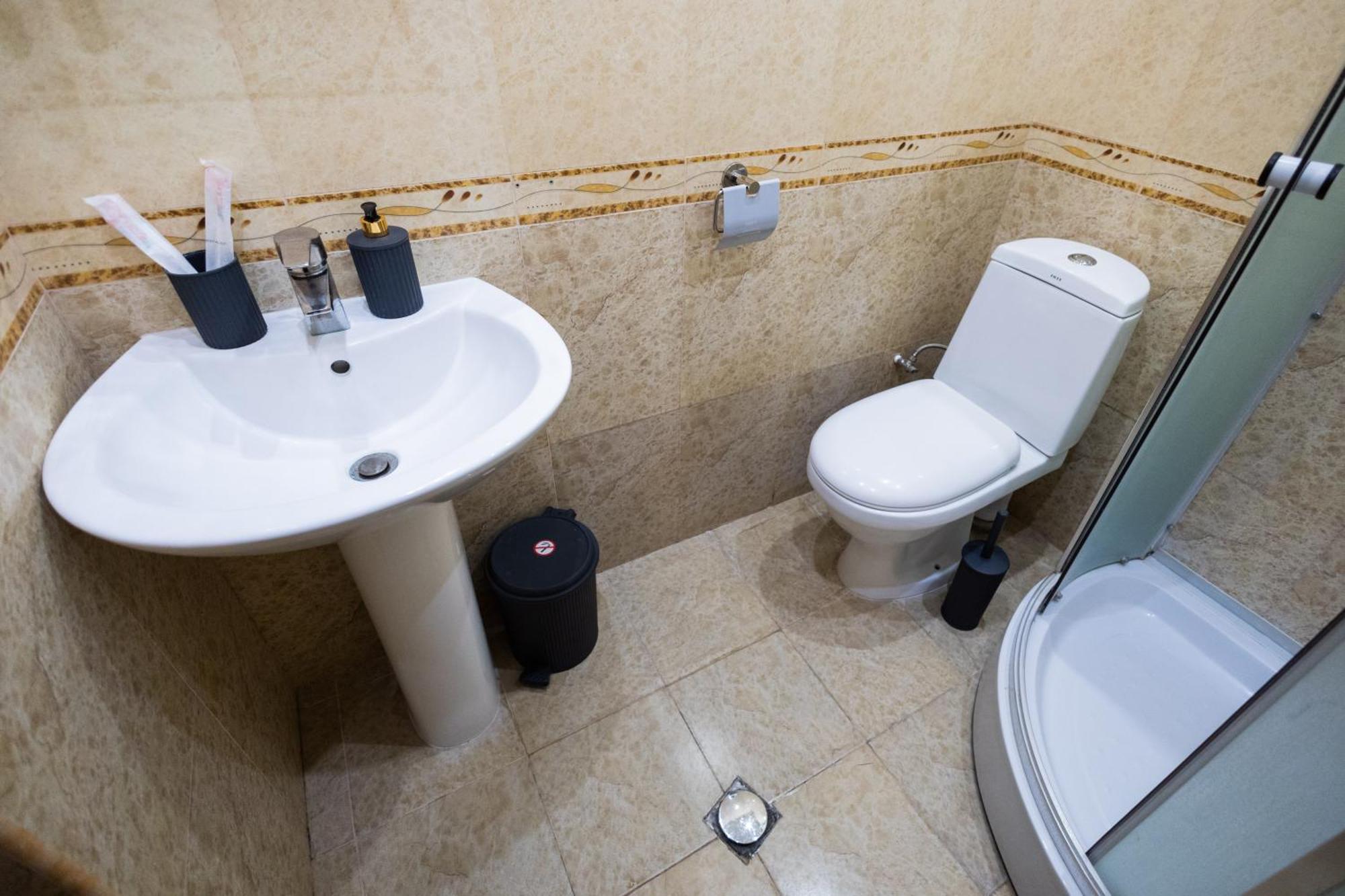 יירבאן Yan Hotel מראה חיצוני תמונה