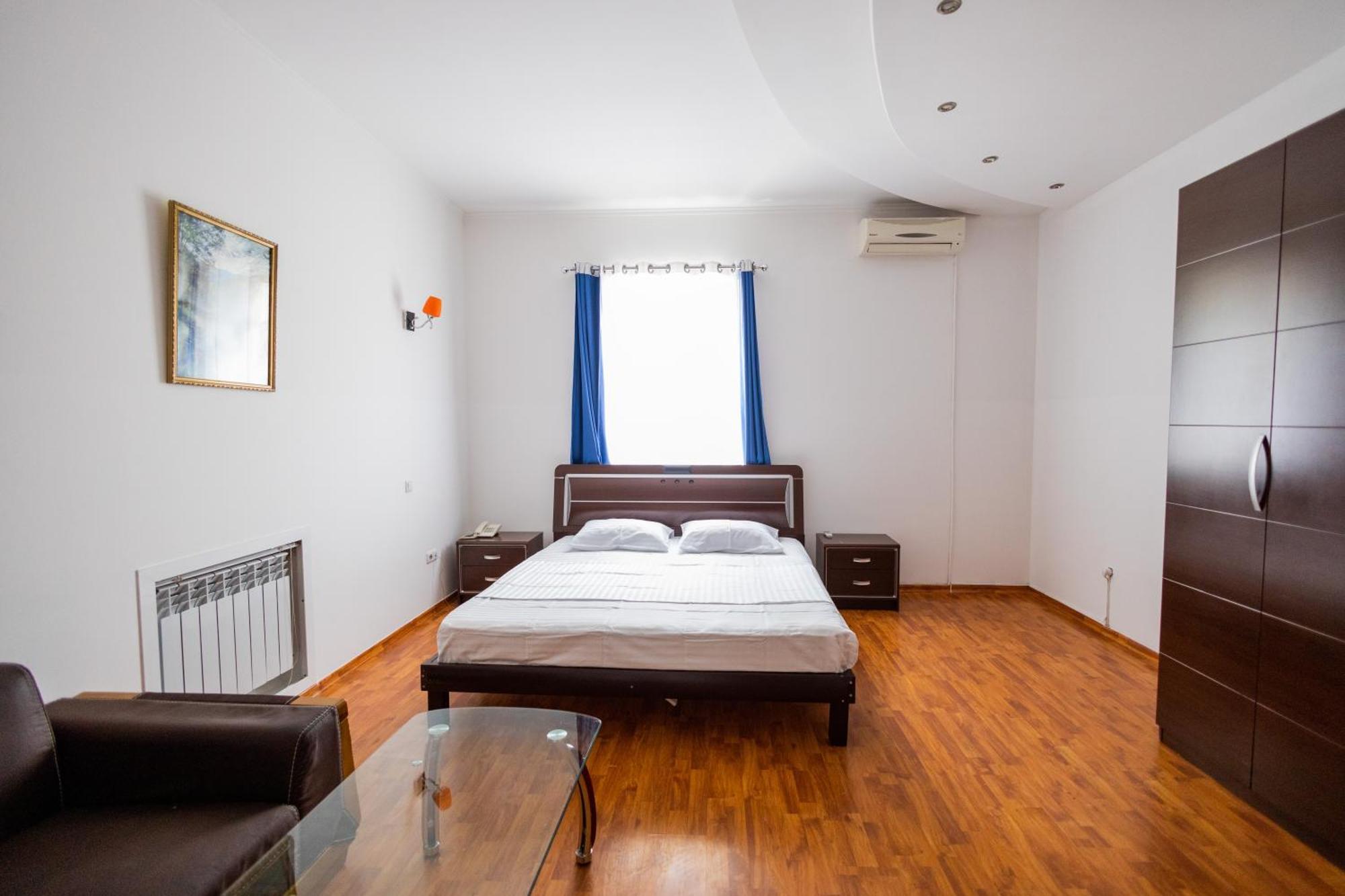 יירבאן Yan Hotel מראה חיצוני תמונה