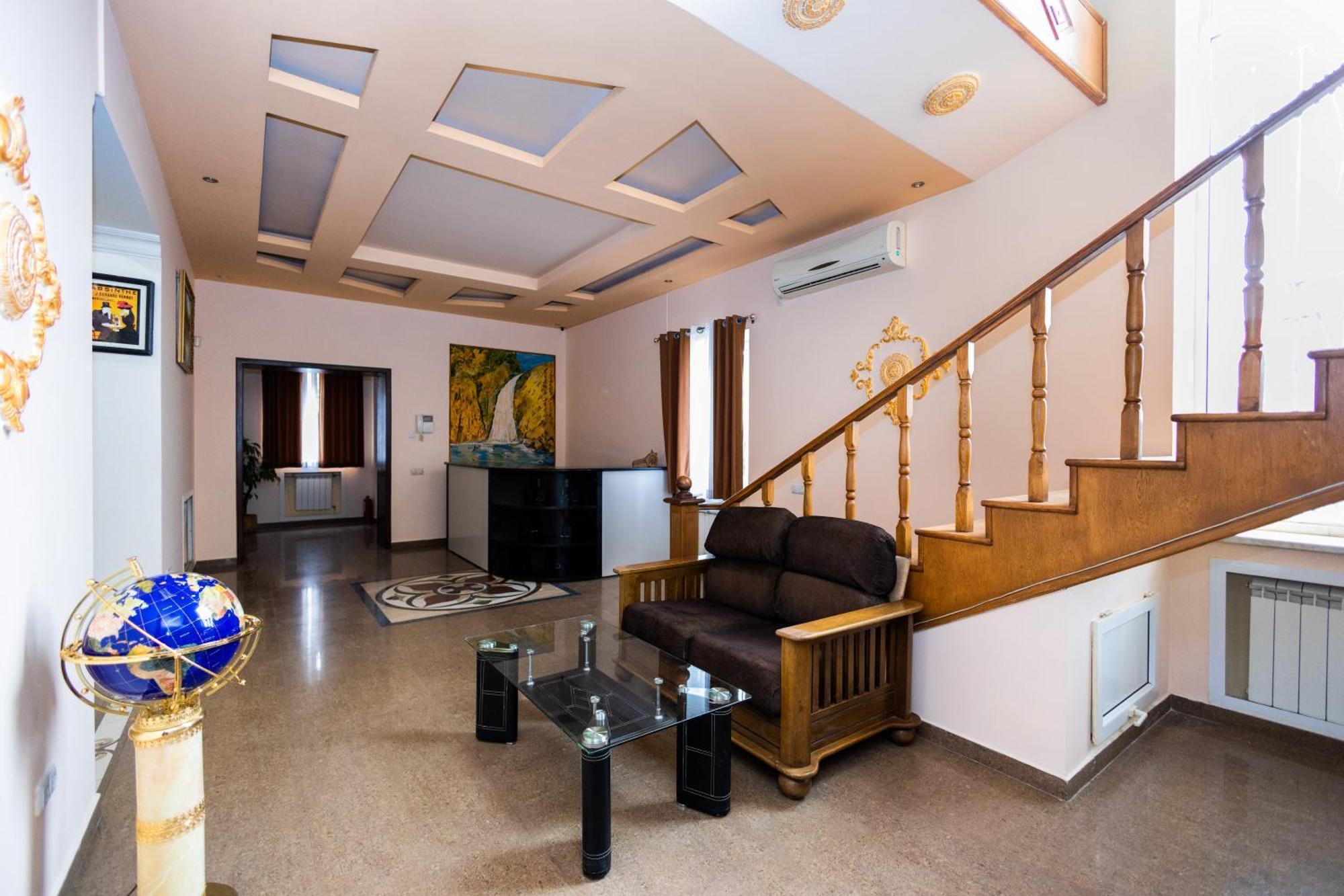 יירבאן Yan Hotel מראה חיצוני תמונה
